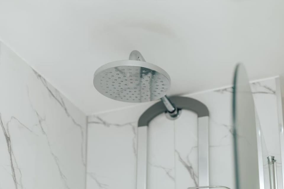 Propeller house House in England