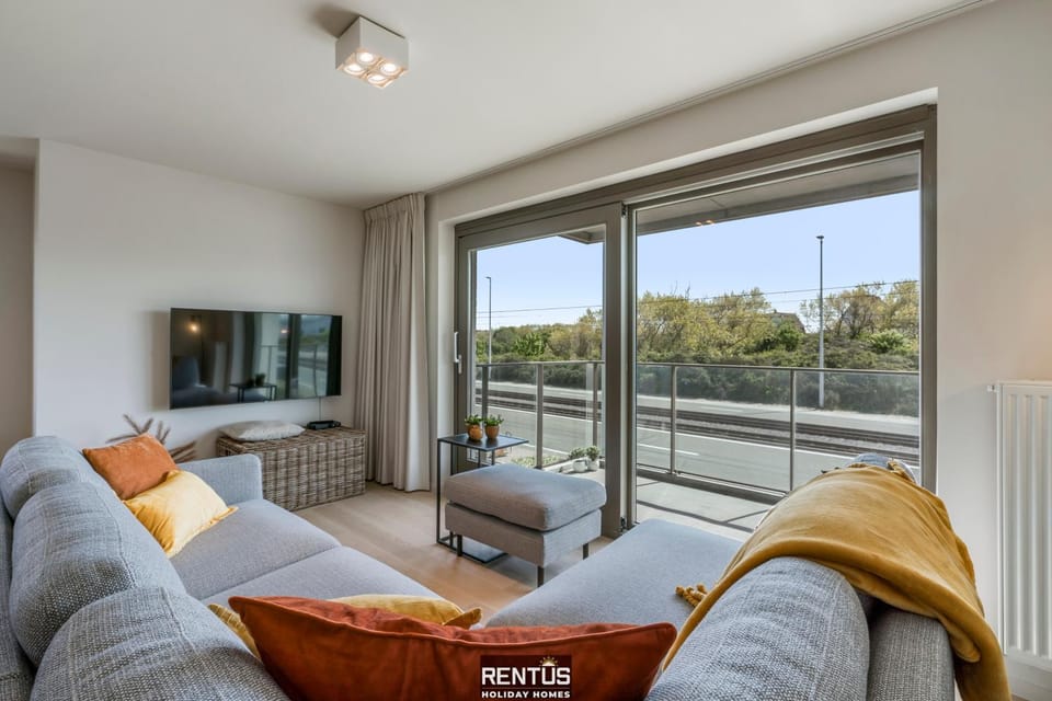 TV and multimedia, View (from property/room), Living room, Seating area