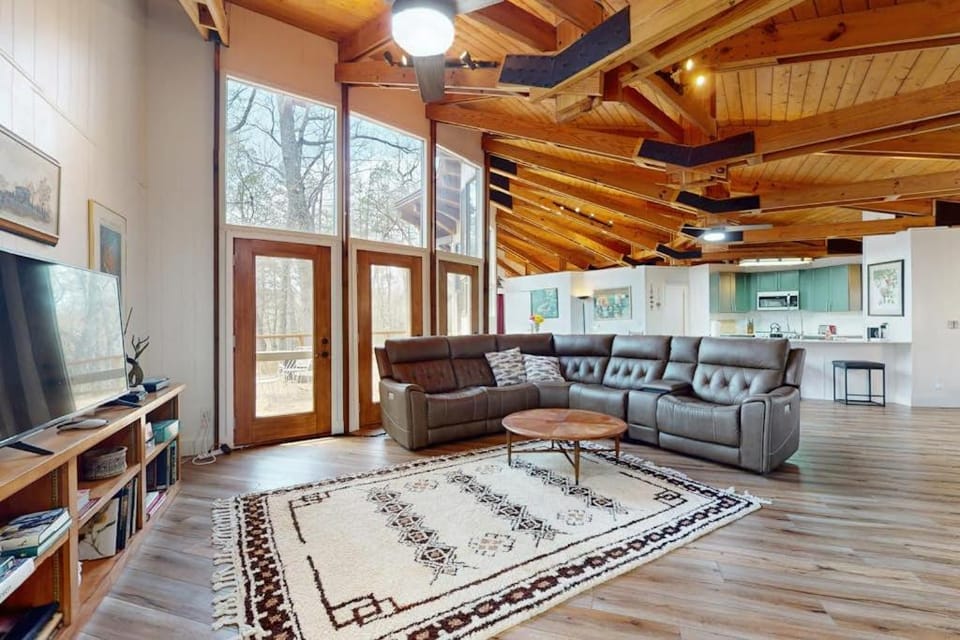 Red Fox Lair House in Franklin