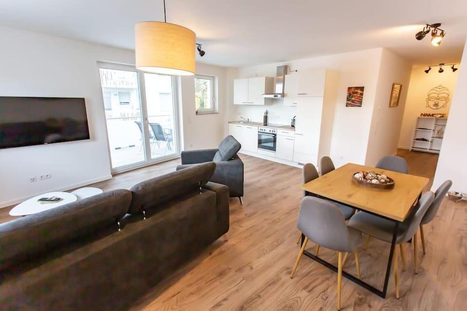 TV and multimedia, Living room, Dining area