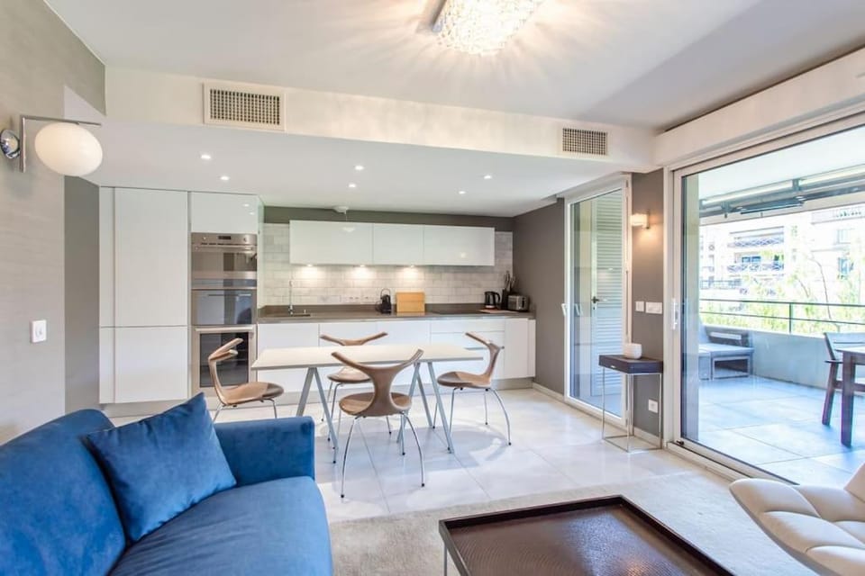 C2 Staywizus - 2 BDR Montfleury - Pool, Garage, Terrace & AC Apartment in Cannes