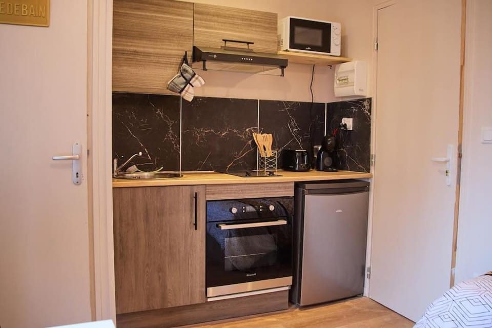 STUDIO EXOTIC - PROCHE GARE - WiFi - NETFLIX Apartment in Amiens