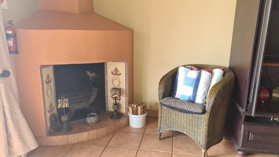 Living room, fireplace