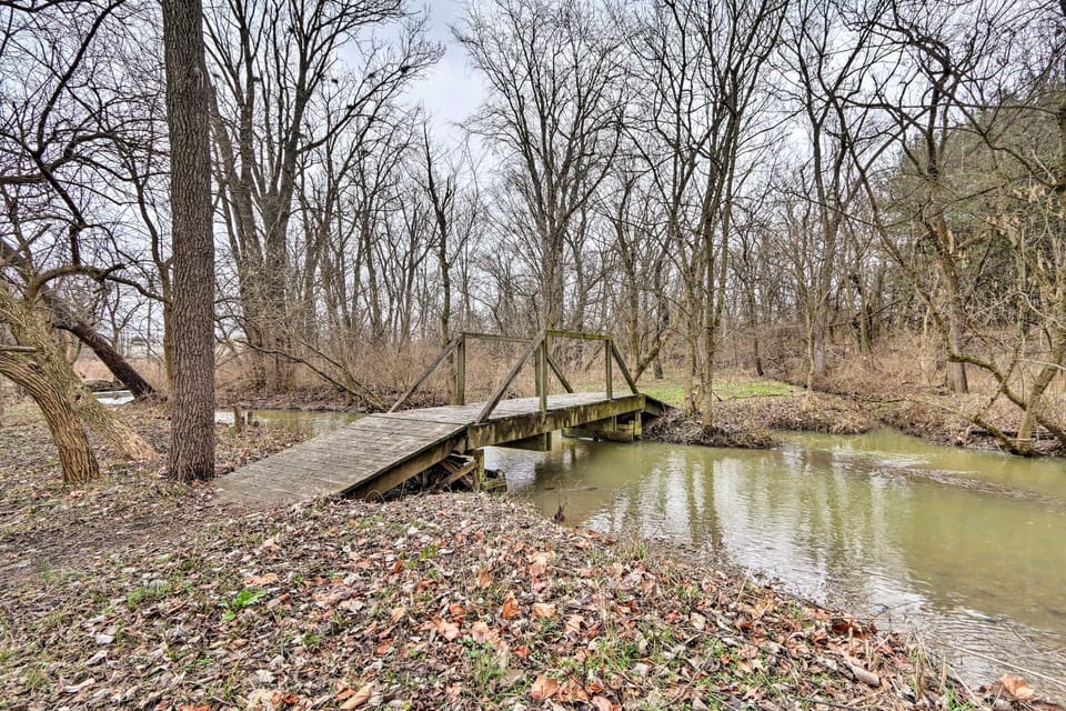 Natures Haven Farmhouse in Pickerington with Deck House in Pickerington