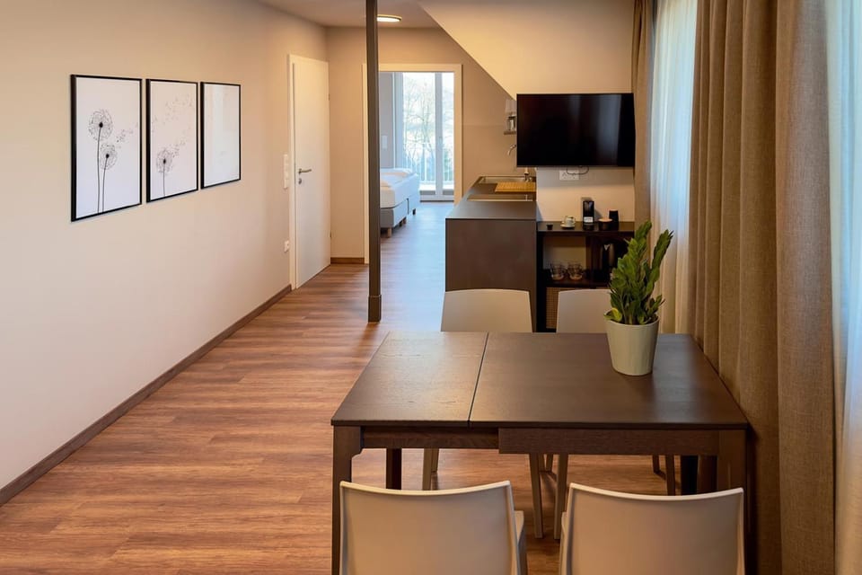 Kitchen or kitchenette, Photo of the whole room, Dining area, Bedroom