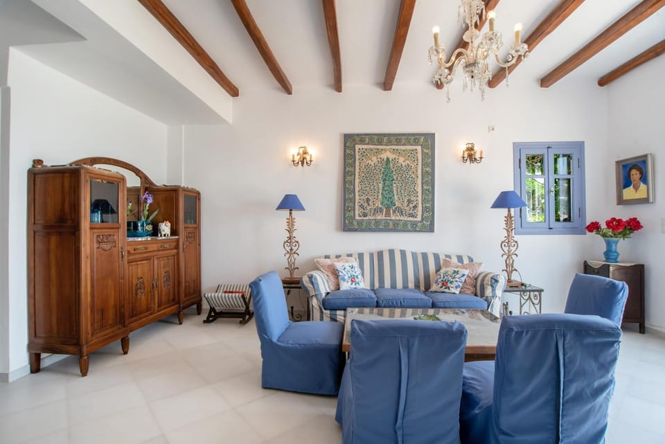 Property building, Living room