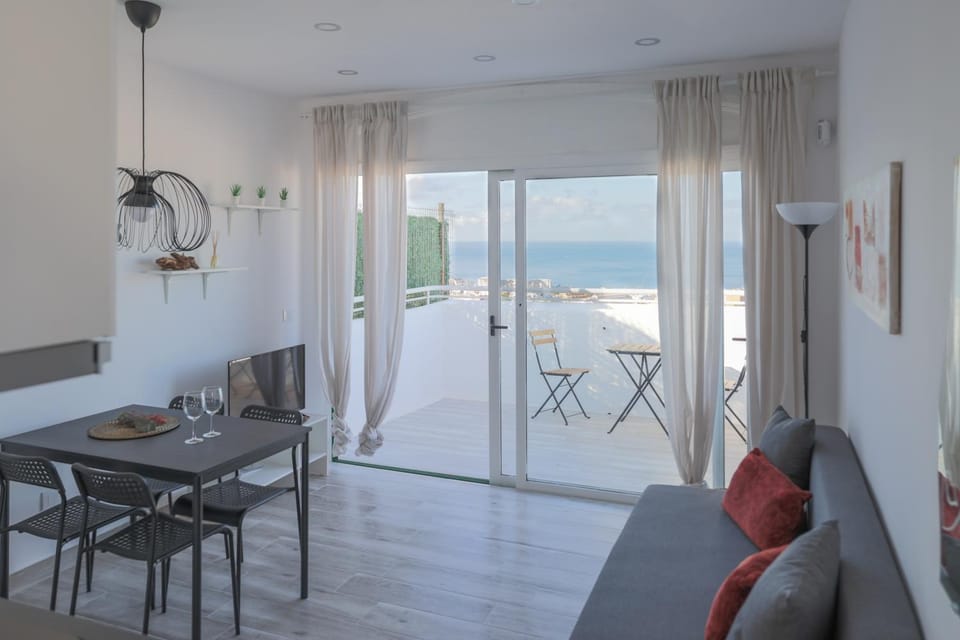 Communal lounge/ TV room, Bird's eye view, Balcony/Terrace, City view, Sea view, kitchen