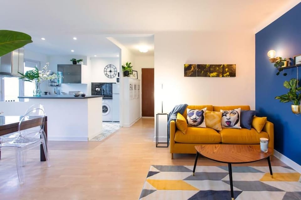 C5 Staywizus - 2 BDR Blvd Carnot - 10 min Palais - AC & Terrace Sea View Apartment in Cannes
