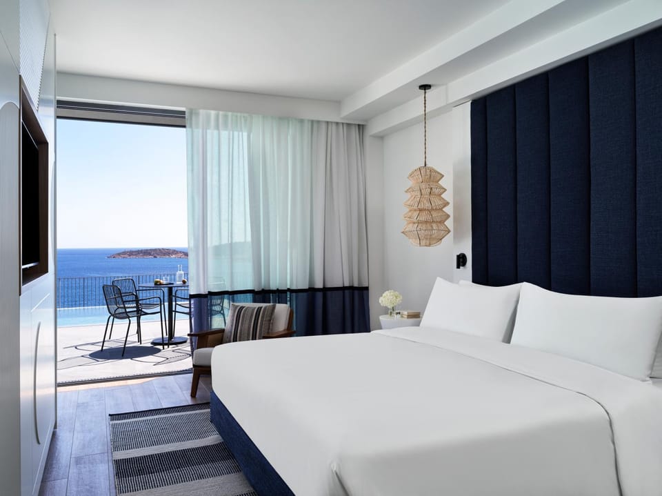 Bed, View (from property/room), Balcony/Terrace, Bedroom, Sea view, Swimming pool