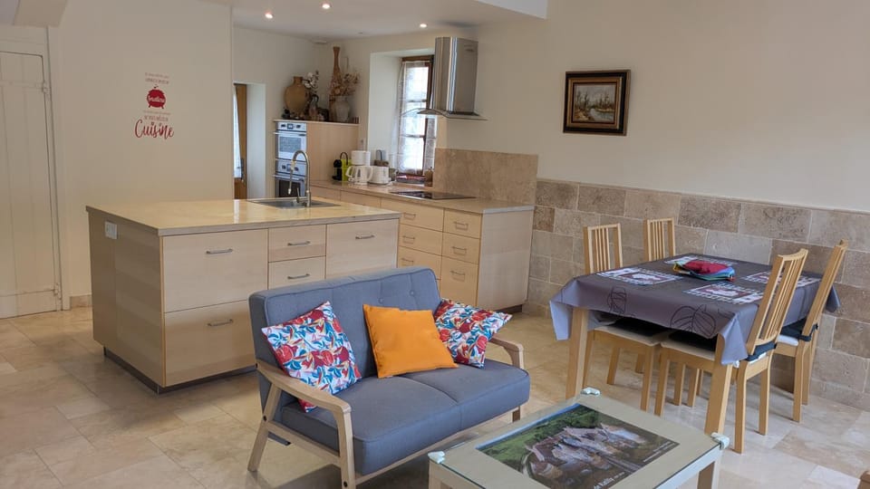 Seating area, Dining area