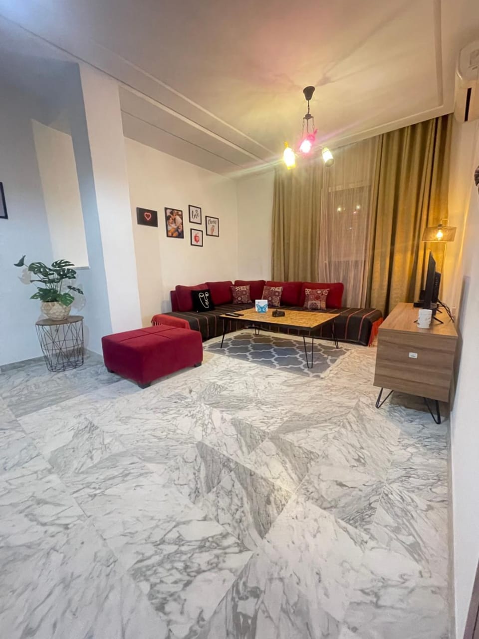 Studio richement meublé à jardin l'aouina Apartment in Tunis