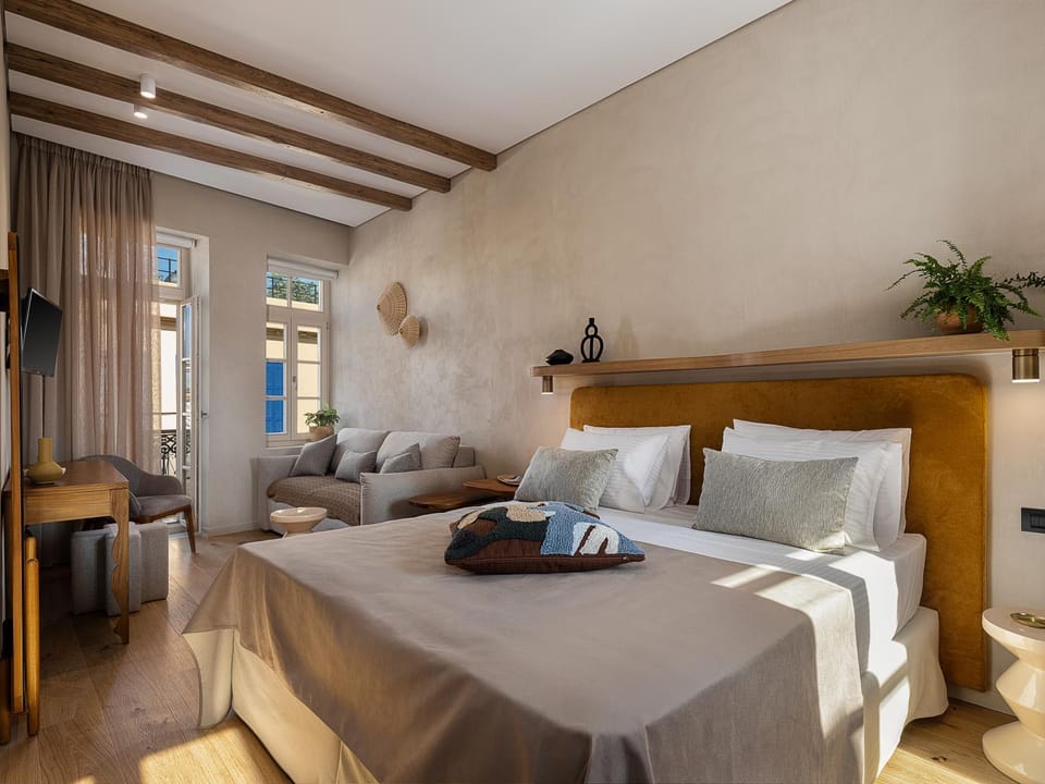 Bed, TV and multimedia, Balcony/Terrace, Balcony/Terrace, Living room, Photo of the whole room, Seating area, Bedroom, towels