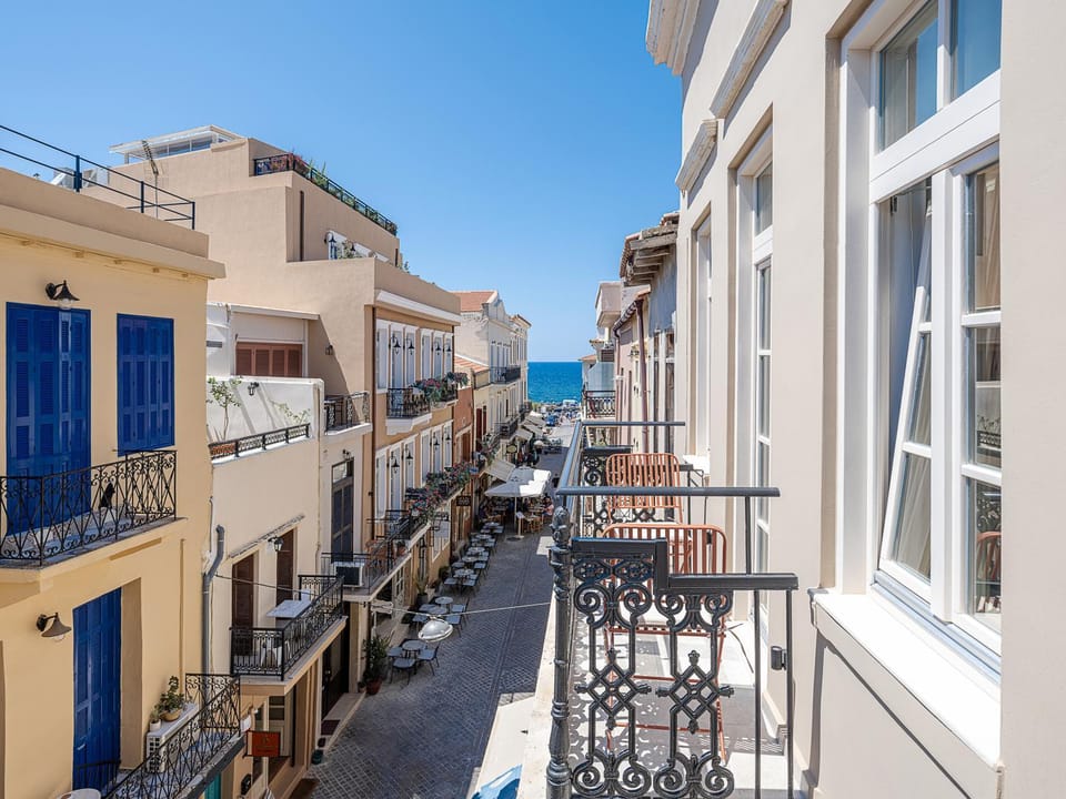 Spring, Neighbourhood, Balcony/Terrace, Seating area, City view, Sea view, Street view, Sunrise, Sunset