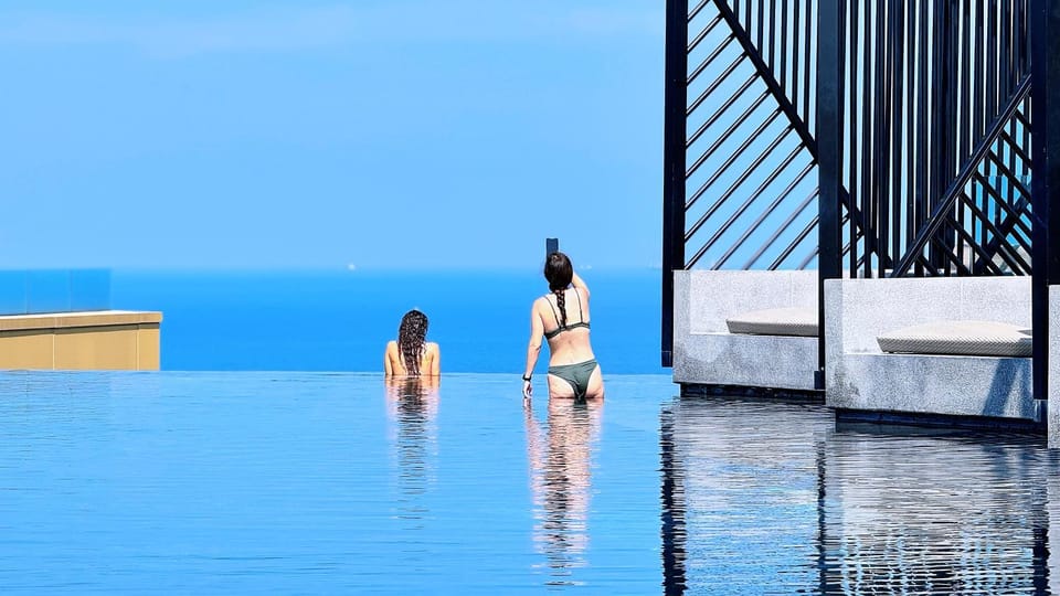 Pool view, Sea view
