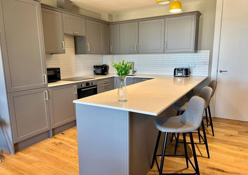 Kitchen or kitchenette, Dining area, dishwasher, minibar, pet friendly, stove