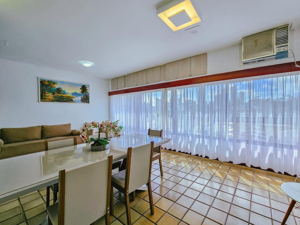 Communal lounge/ TV room, Living room, Seating area, Dining area, air conditioner