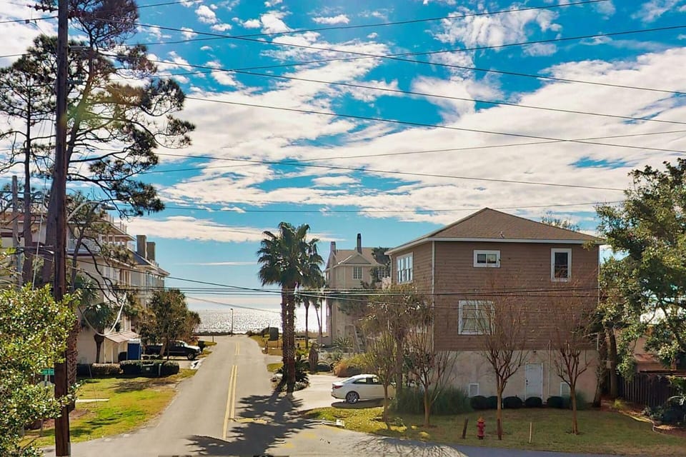 A Wave From It All - 811 Ocean Blvd House in Saint Simons Island
