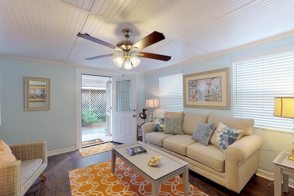Hideaway Cottage - 11 Conch Shell Ln House in Saint Simons Island