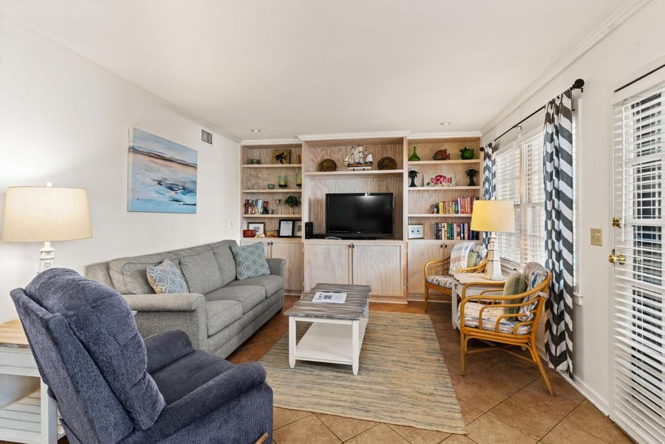 OceanWood, Unit 112 House in Saint Simons Island