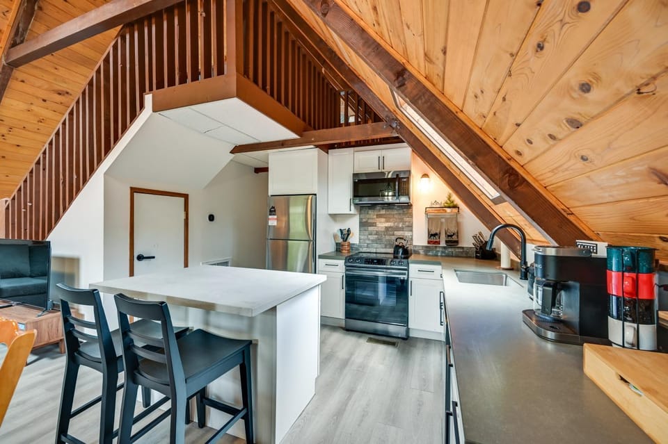 Deck & Grill: A-Frame Cabin in Munds Park! Cabin in Munds Park