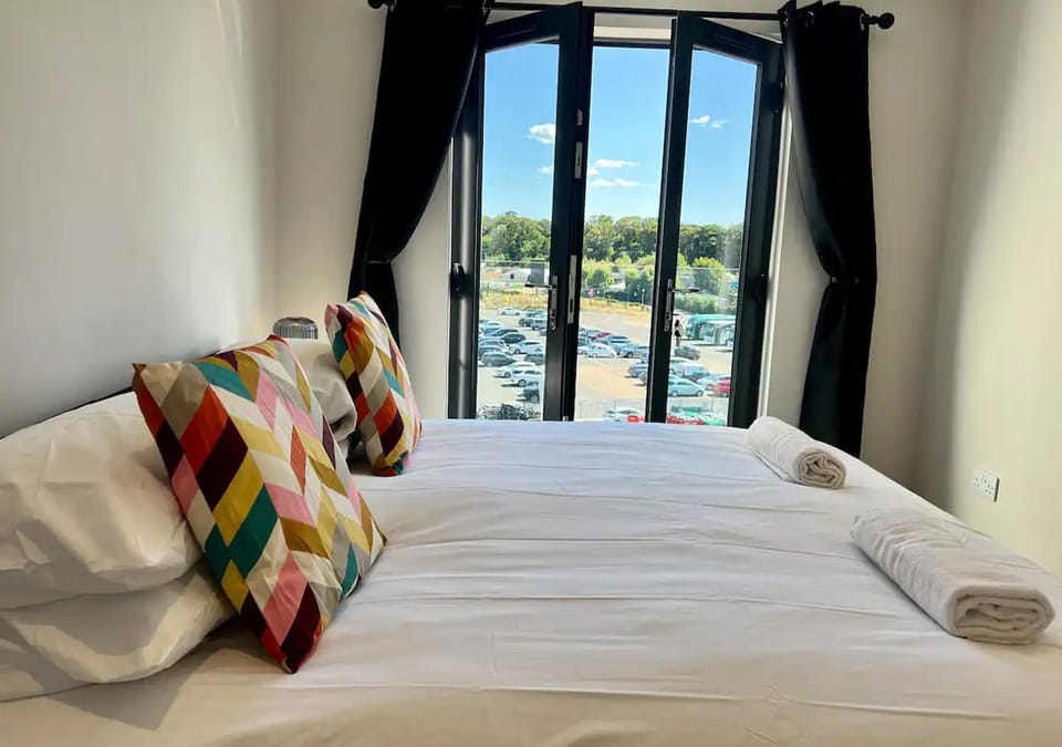 Bed, View (from property/room), Photo of the whole room, Bedroom, towels