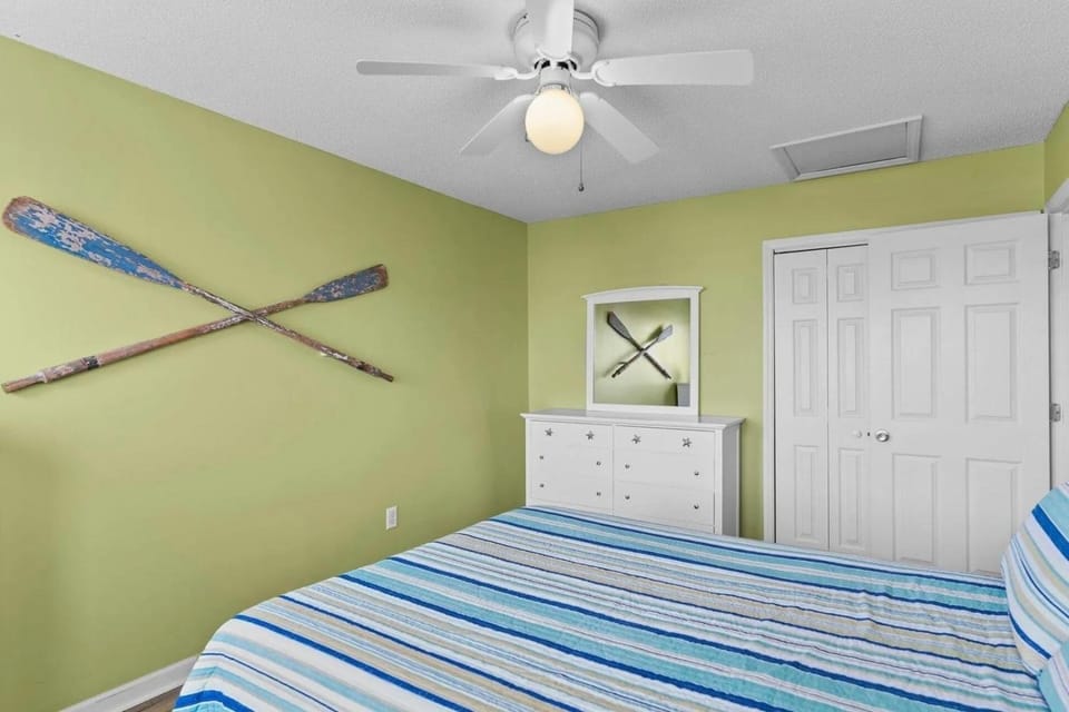 Life of Sea-Renity 112 Burlington Street home House in Holden Beach