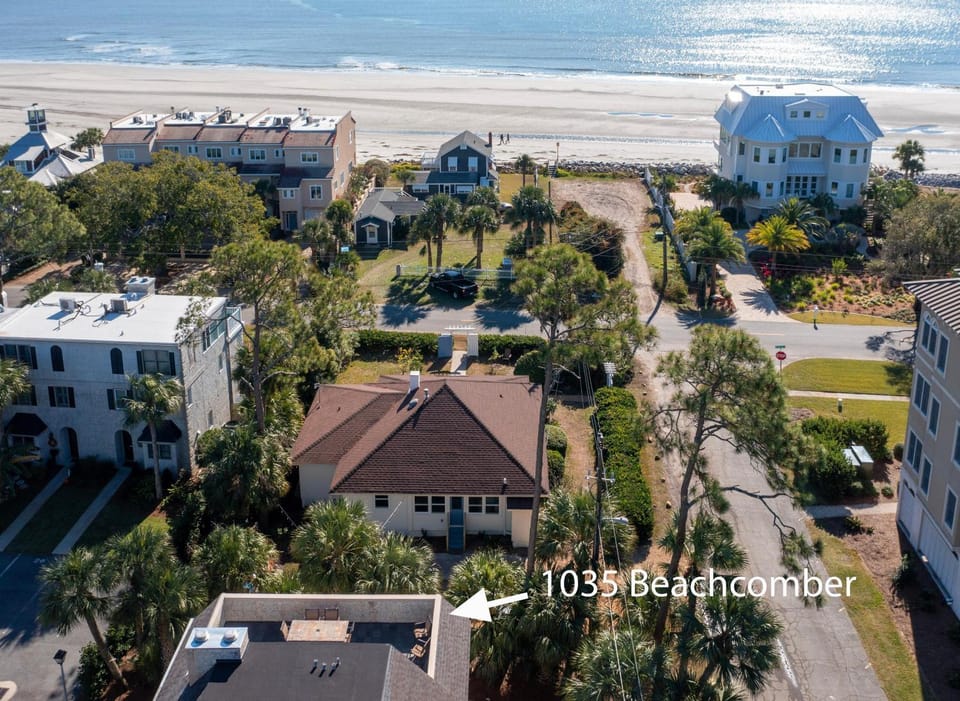 Beachcomber, Unit 302 House in Saint Simons Island