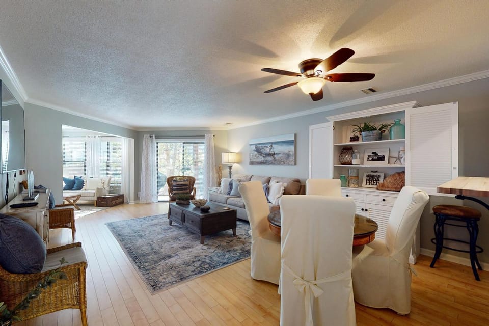 Harbour Oaks, Unit 211 House in Saint Simons Island
