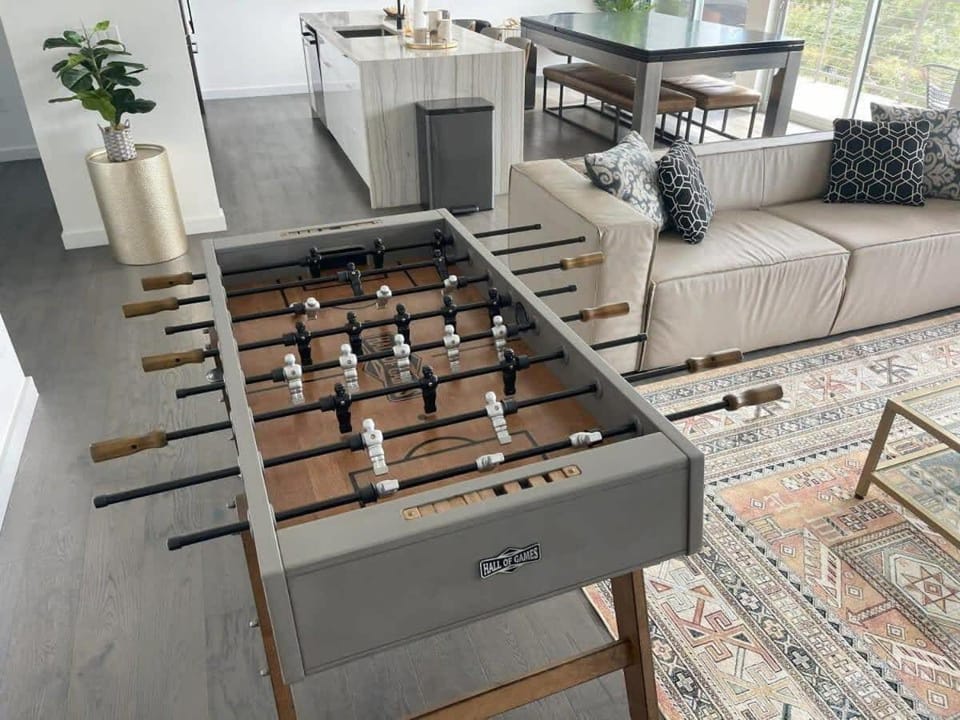 Tailgate Penthouse 2 Blocks from UT Stadium Apartment in Austin