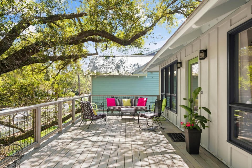 Three Oaks Beach Cottage - 2215 Bruce Drive House in Saint Simons Island