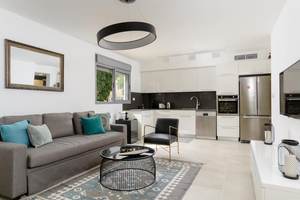 Kitchen or kitchenette, Living room, Seating area