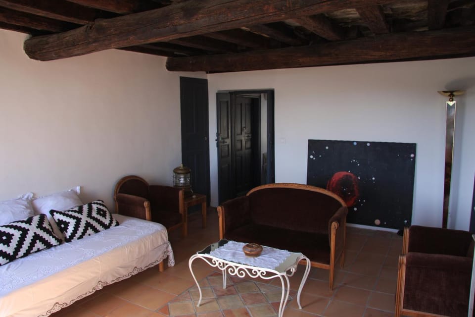 Appartement dans une maison typique Corse Apartment in Corsica