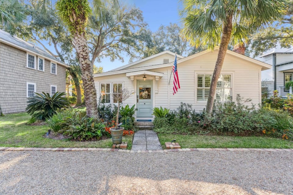 Endless Summer - 4217 Sixth Street House in Saint Simons Island