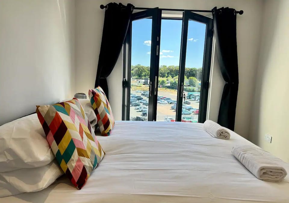 Bed, View (from property/room), Photo of the whole room, Bedroom, towels
