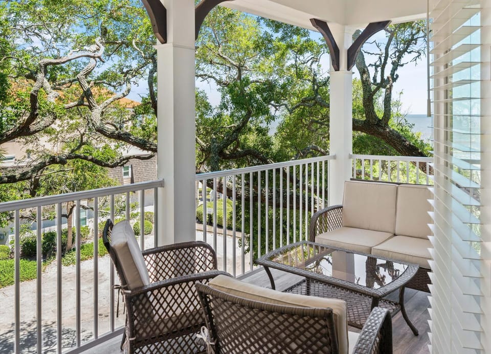 Viewpoint Oaks - 301 7th Street, Unit 101 House in Saint Simons Island