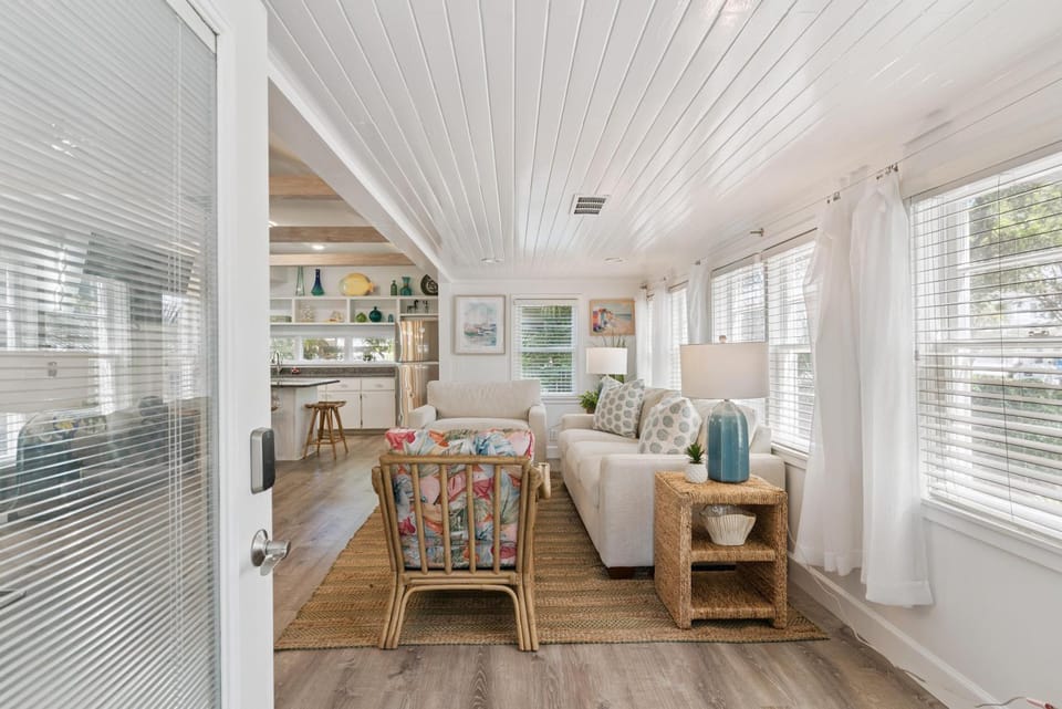 Breeze-On Inn - 4217 Fifth St House in Saint Simons Island