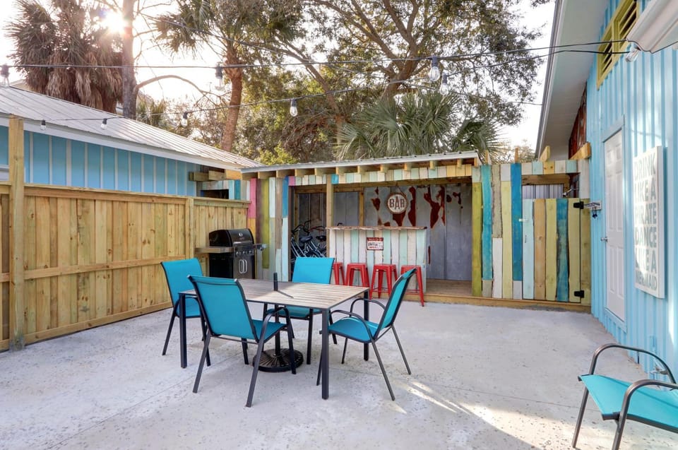 Breeze-On Inn - 4217 Fifth St House in Saint Simons Island