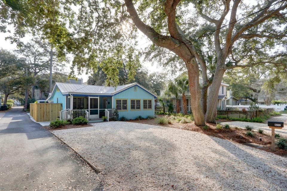 Breeze-On Inn - 4217 Fifth St House in Saint Simons Island