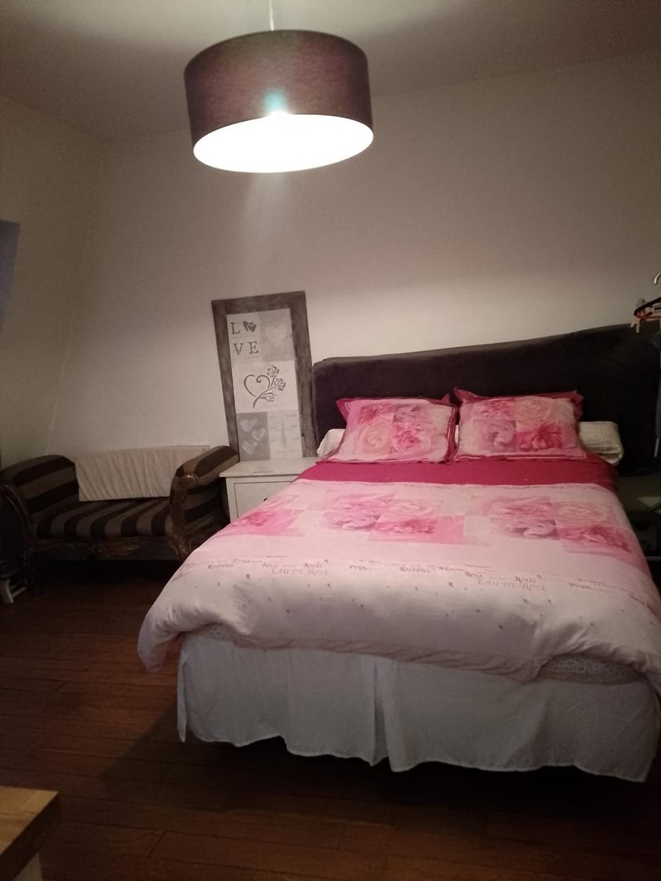 Studio pied du métro Neuilly Paris La Défense Apartment in Paris
