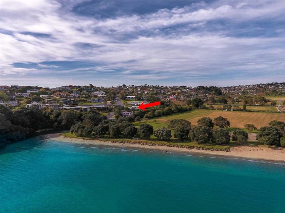 Stanmore Bay Beachfront Cottage House in Auckland Region