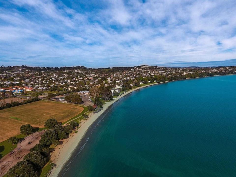 Stanmore Bay Beachfront Cottage House in Auckland Region