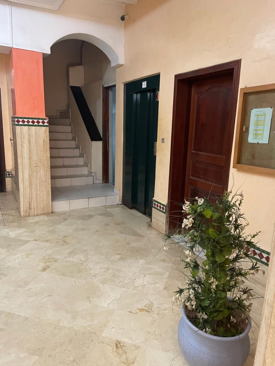 Facade/entrance