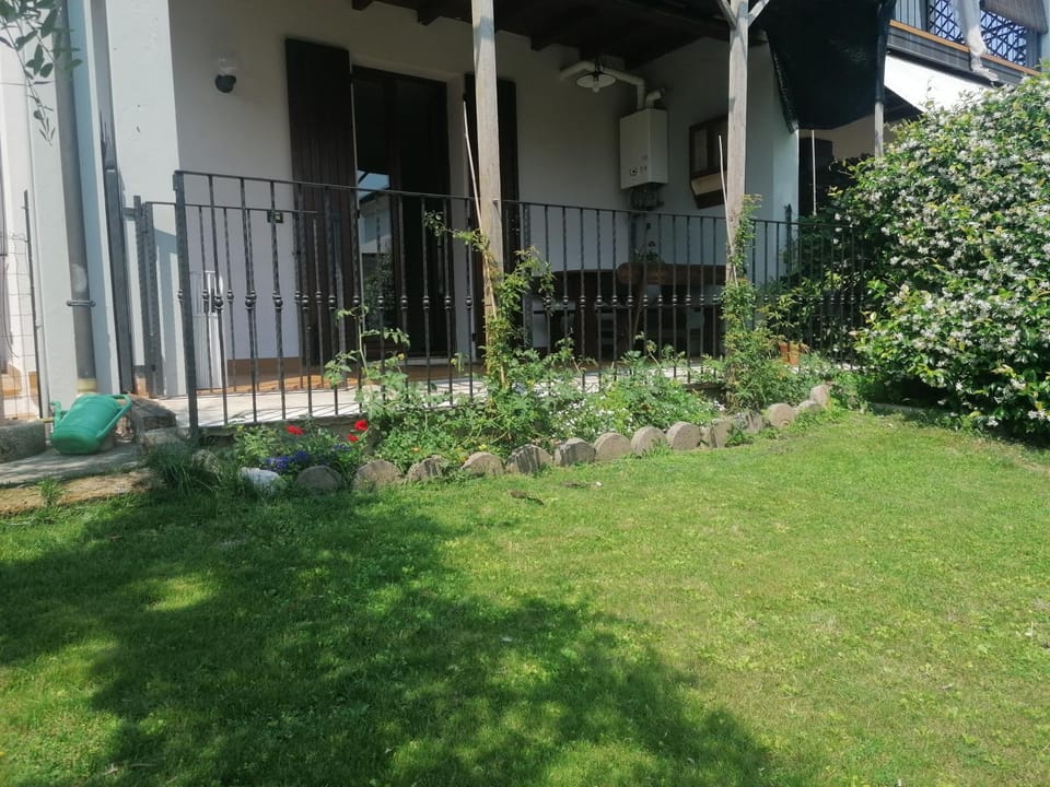 Garden, Balcony/Terrace