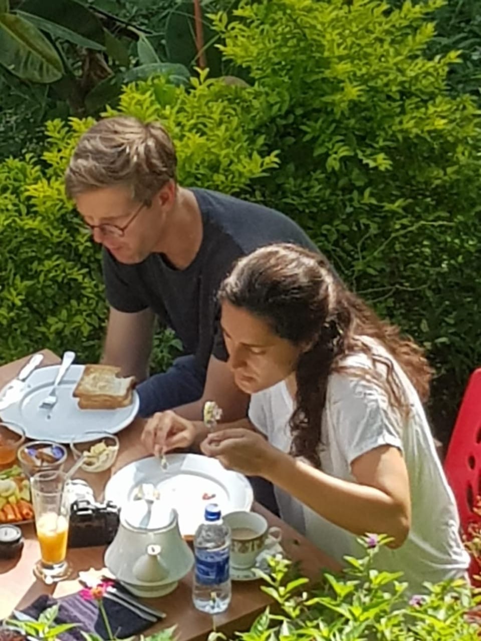 Day, People, Garden, Food and drinks, Food, Guests, Garden view, Drinks, group of guests
