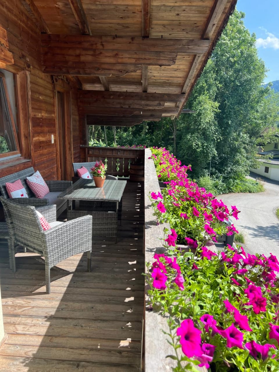 Day, Garden, View (from property/room), Dining area, Garden view