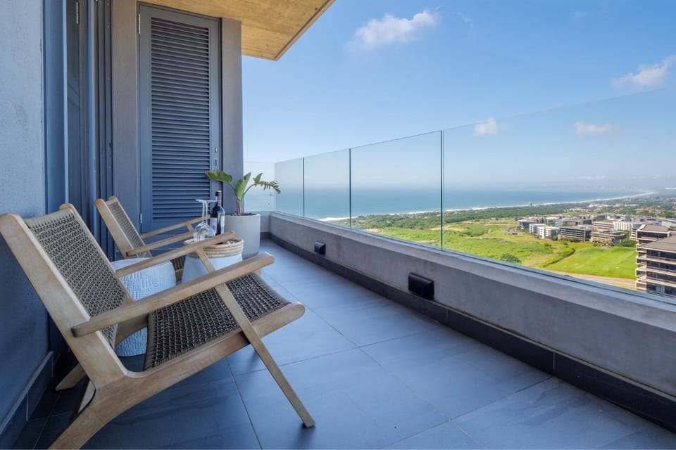Patio, Day, View (from property/room), Balcony/Terrace, Seating area, City view, Sea view