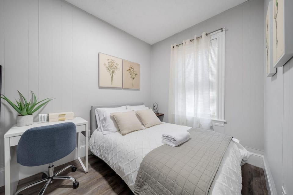 Bed, Bedroom