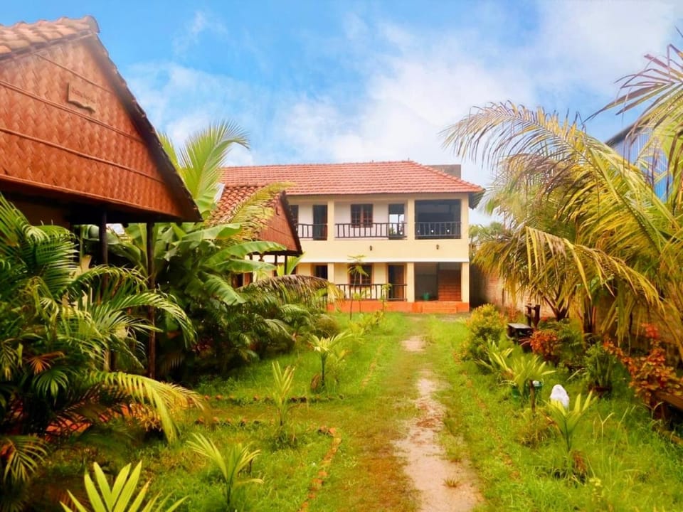 Property building, Spring, Day, Garden, Garden view