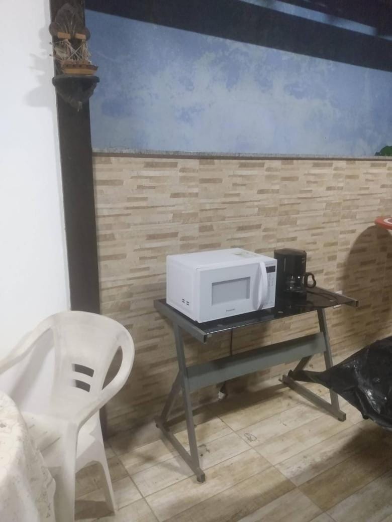 minibar, toaster