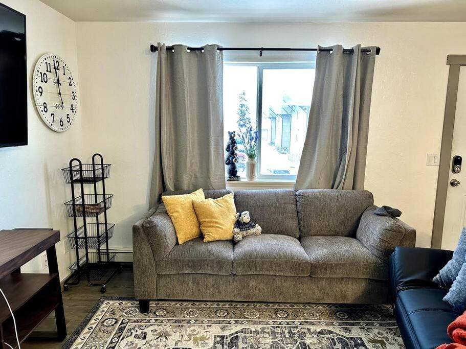 Comfortable 2BR Apt Central Apartment in Fairbanks